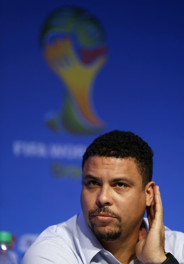 2013-12-05t163613z_539938087_gm1e9c601jd01_rtrmadp_3_soccer-world-draw_reuters