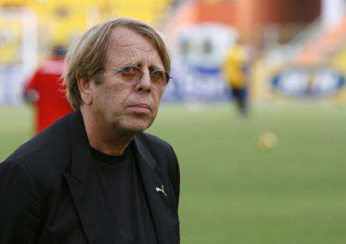 2011-05-062011-05-06t083121z_01_sin303_rtridsp_3_soccer-asia-syria-coach_reuters