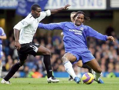 دروغبا و رفقائه في تشيلسي يتعادلون امام إيفرتون 