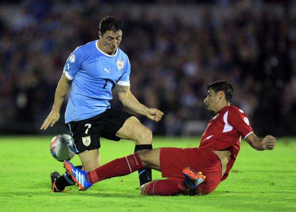 2013-11-21t002356z_585341190_gm1e9bl0n3o01_rtrmadp_3_soccer-world_reuters