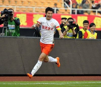 المهاجم يو هاي بعد تسجيله هدف التقدم بمرمى بطل آسيا 2013