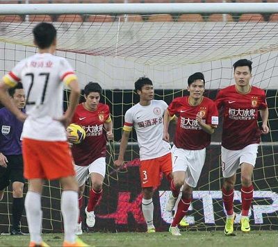 داريو كونكا بعد تسجيله الهدف الثاني لمصلحة بطل آسيا