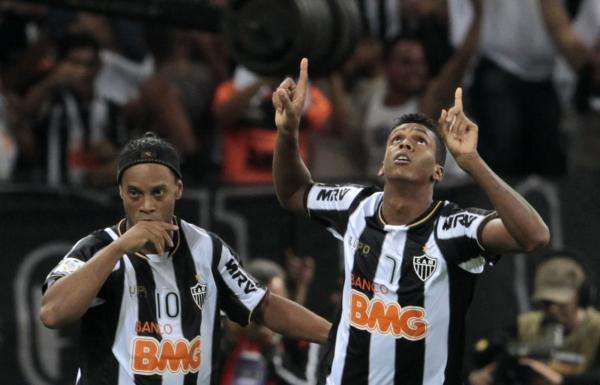 2013-07-25t044947z_422788189_gm1e97p0ruu01_rtrmadp_3_soccer-libertadores-final_reuters
