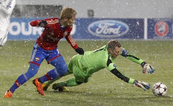 2013-11-27t200137z_812104527_lr1e9br1jmee9_rtrmadp_3_soccer-champions_reuters
