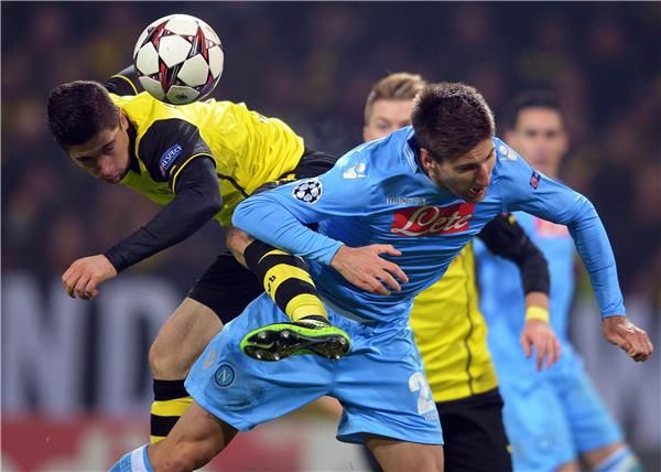 صراع شرس بين نابولي ودورتموند على التأهل