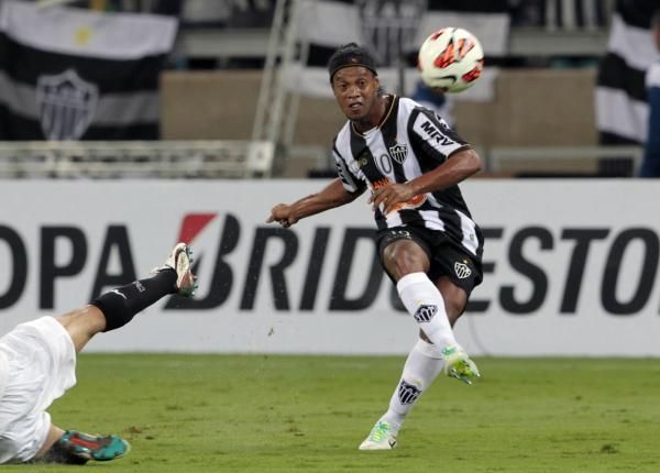 2013-07-25t012555z_2140029946_gm1e97p0q2a01_rtrmadp_3_soccer-libertadores-final_reuters