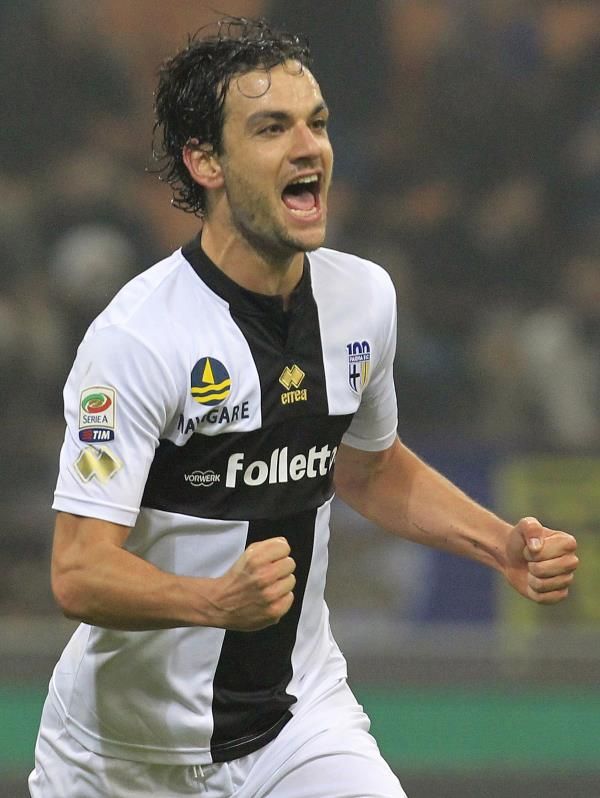2013-12-08t210000z_1624454210_gm1e9c90drf01_rtrmadp_3_soccer-italy_reuters