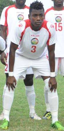 عبود عمر ظهير أيسر المنتخب الكيني