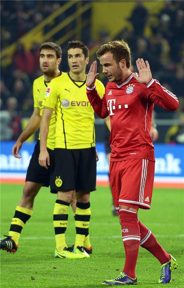 جوتيزه (يمين) خلال المباراة أمام دورتموند