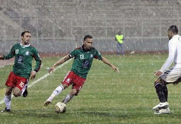 اللعب تحت المطرخطر على اللاعبين