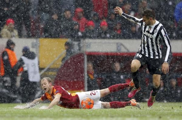 2013-12-11t132349z_1824385429_lr1e9cb117efg_rtrmadp_3_soccer-champions_reuters
