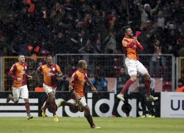 2013-12-11t142914z_380084506_lr1e9cb148fh7_rtrmadp_3_soccer-champions_reuters