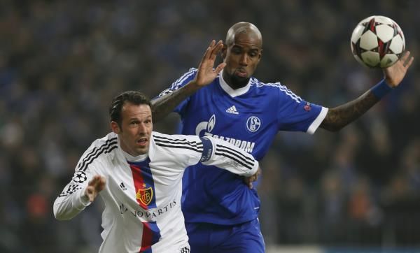 2013-12-11t195512z_1760354353_lr1e9cb1jbqil_rtrmadp_3_soccer-champions_reuters