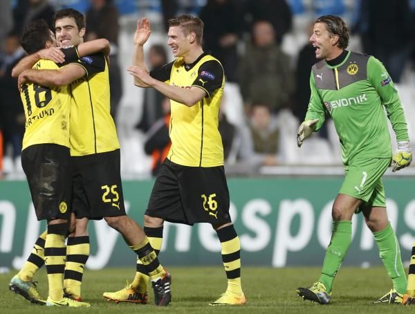 2013-12-11t215211z_1862349146_lr1e9cb1oqpp2_rtrmadp_3_soccer-champions_reuters