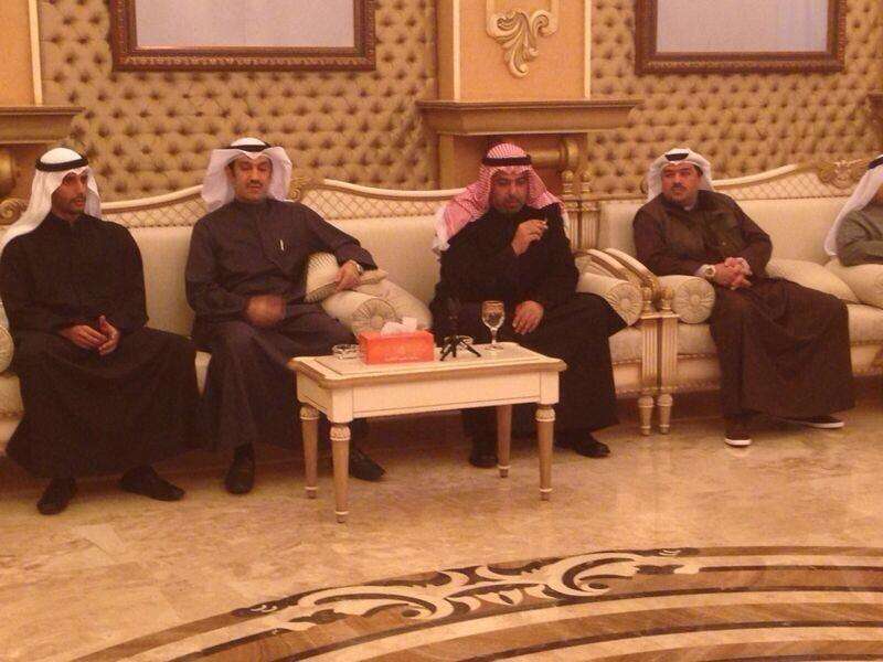 الفهد وعاشور والغانم مع الشحومي خلال الاجتماع