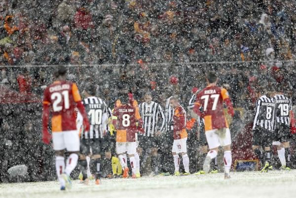 2013-12-10t203746z_56192431_lr1e9ca1lan6m_rtrmadp_3_soccer-champions_reuters