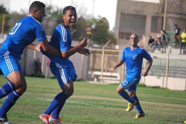 الريخاوي يحتفل بهدفه في مرمى الجمعية