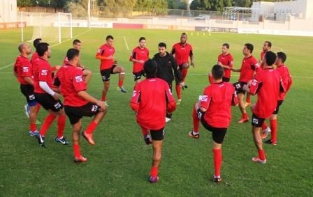 محمود خلال تدريبات المنتخب الفلسطيني 