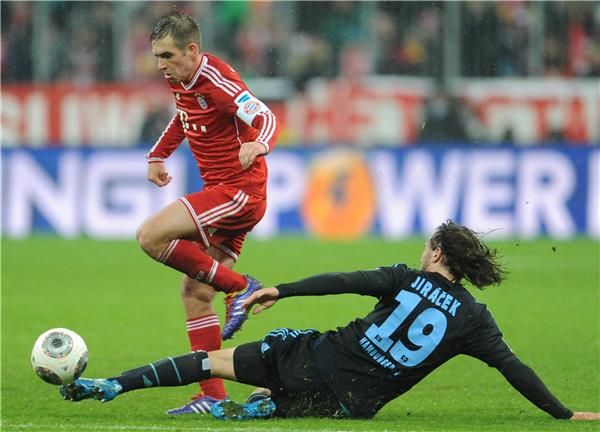 فيليب لام (يسار) خلال مباراة اليوم أمام هامبورج