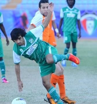 علي مقصيد لاعب العربي في لقاء سابق امام كاظمة