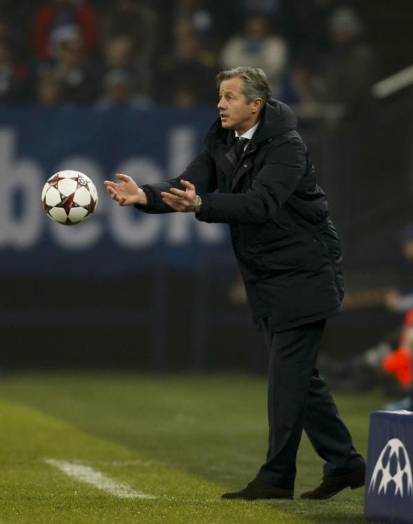 2013-12-11t200541z_1782454805_lr1e9cb1jt6jh_rtrmadp_3_soccer-champions_reuters