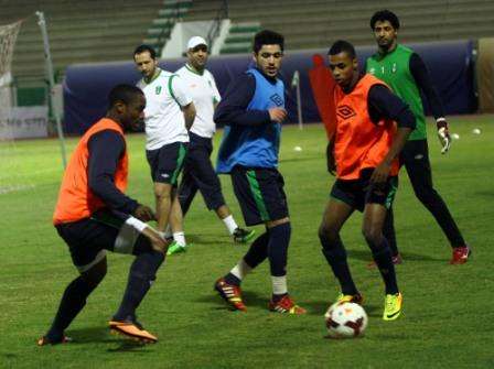 انجوس شارك في تدريبات اليوم