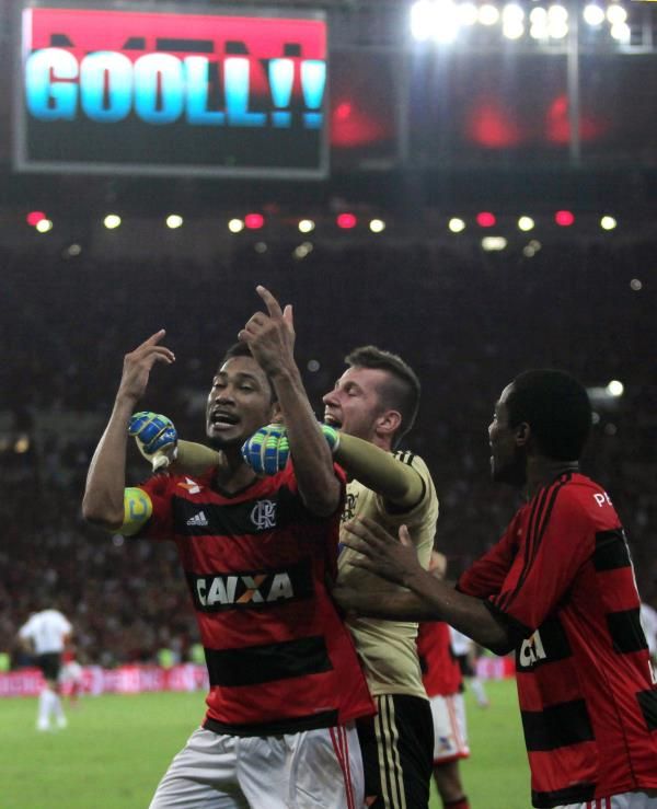 2013-11-28t015352z_1051859199_gm1e9bs0req01_rtrmadp_3_soccer-brazil_reuters