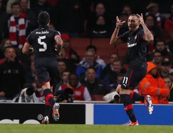 2012-10-03t195541z_1497727656_gm1e8a40avr01_rtrmadp_3_soccer-champions_reuters