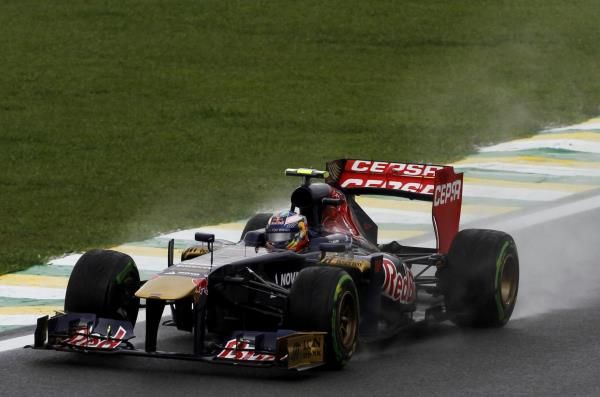 2013-11-23t145937z_1802174326_lr1e9bn15n3kn_rtrmadp_3_motor-racing-prix_reuters