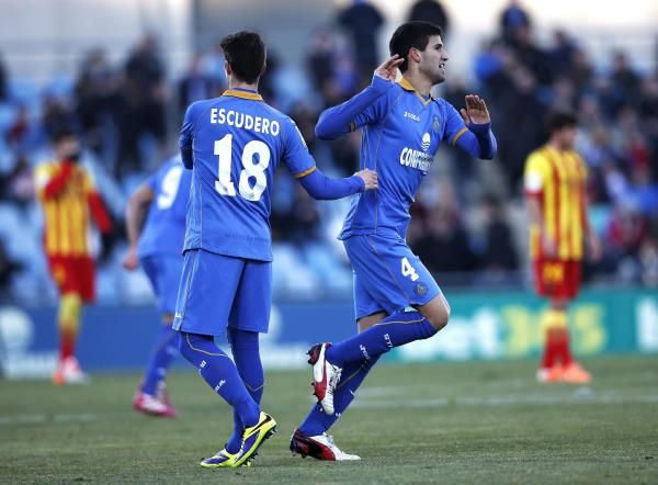 لوبيز يحتفل بهدفه في مرمى برشلونة