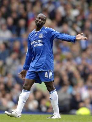 الفرنسي كلود ماكيليلي 