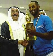 فرج لهيب متوجا من  سمو أمير الكويت الشيخ صباح الأحمد الصباح
