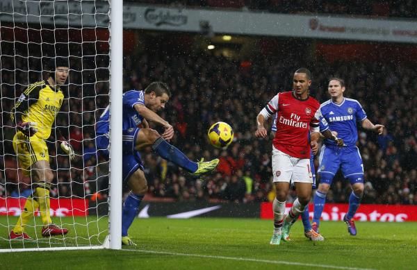 2013-12-23t220155z_258376212_gm1e9co0gnz01_rtrmadp_3_soccer-england_reuters