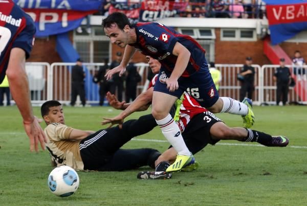 2013-12-01t231009z_827772174_gm1e9c20juh01_rtrmadp_3_soccer-argentina_reuters