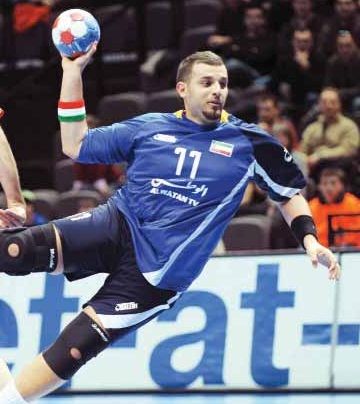 عبدالله الذياب ودع الازرق امام قطر