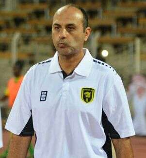 المدرب المصري عمرو انور