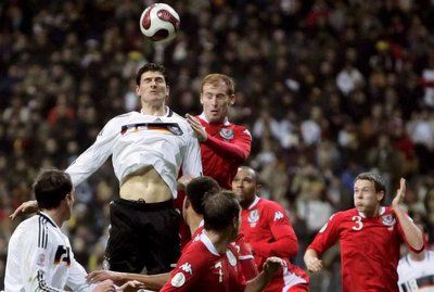 من لقاء المانيا وويلز