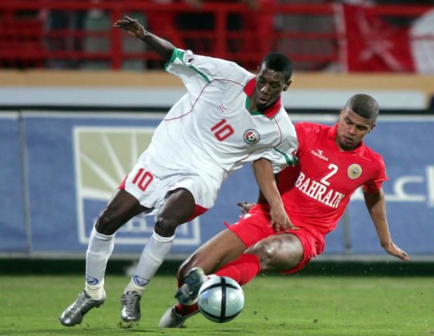 العُماني فوزي بشير والبحريني محمد حسين يدخلان النادي المئوي