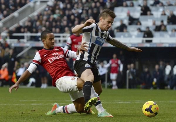2013-12-29t151402z_846379188_gm1e9ct1sg601_rtrmadp_3_soccer-england_reuters