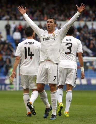 رونالدو يحتفل باخر هدف له على برنابيو أمام سوسييداد