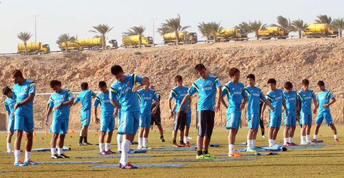 تدريبات منتخب اليابان الأولمبي في مسقط العمانية