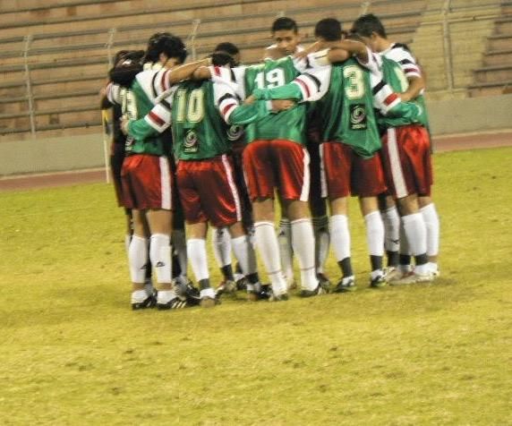 نجوم الوحدات والفاتحة قبل انطلاقة اللقاء وبعدسة كووورة