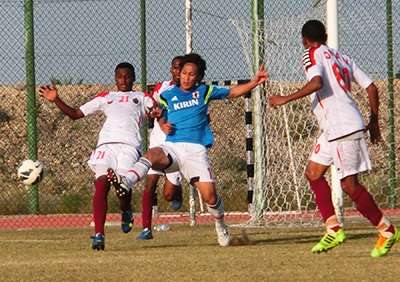 من المباراة الودية بين أولمبي اليابان والجيش العماني