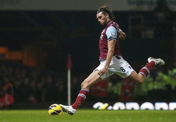 2013-02-25t204415z_244282754_lr2e92p1llg2l_rtrmadp_3_soccer-england_reuters