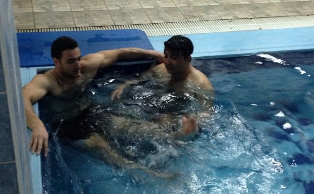 صالح يخضع لعلاجات تأهيلية إشراف مأمون حرب