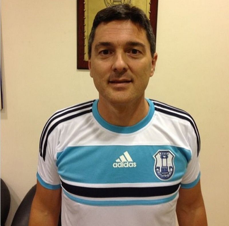 أنطونيو المدير الفني لنادي اليرموك الكويتي