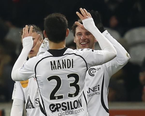 2014-01-12t220818z_766959950_gm1ea1d0gyl01_rtrmadp_3_soccer-france_reuters