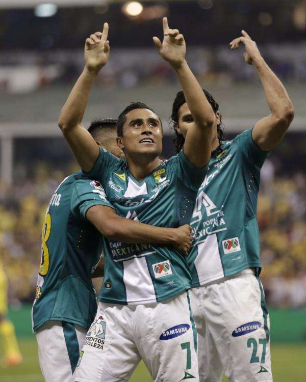 2013-12-16t043653z_1474745806_gm1e9cg0yyd01_rtrmadp_3_soccer-latam_reuters