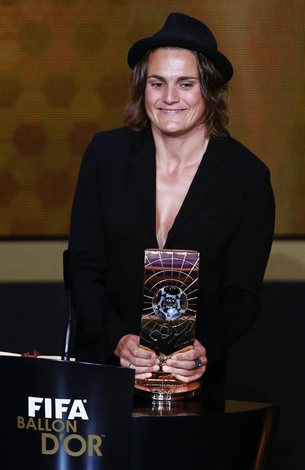 2014-01-13t191844z_993467818_gm1ea1e08qy01_rtrmadp_3_soccer-awards_reuters