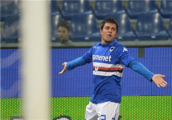 ايدر يحتفل بالتسجيل